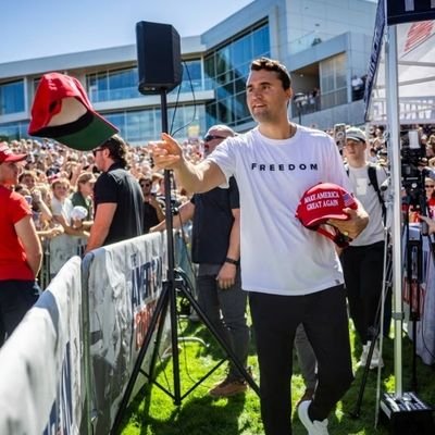 DinaP887893296's profile picture. 