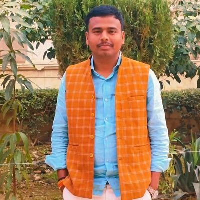 मेरा व्यक्तित्व मैं हूं एवं व्यवहार आप पर निर्भर है !!