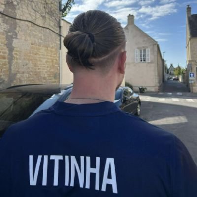 Tout droit la famille !