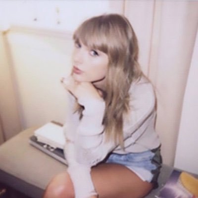 31 | Gay wife | Writer | Wrote a book, plotting another | MSW student | Enjoys reading & films | ‘06 Taylor fan