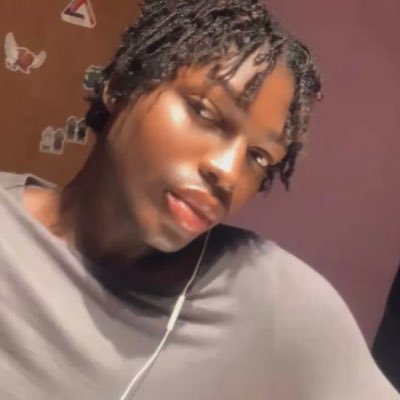 musaisadavid's profile picture. Copywriter | SEO | Exploring AI Automation & LLMs| I turn ideas into revenue with strategic copy + smart systems | •Insurance • Canva | The Universe 🧙🏾‍♀️