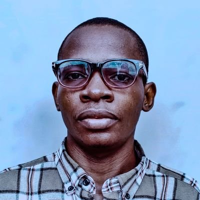 Graphic design || I help businesses create compelling visuals that converts customers || Send a Mail 📬 to yusufsamuel869@gmail.com