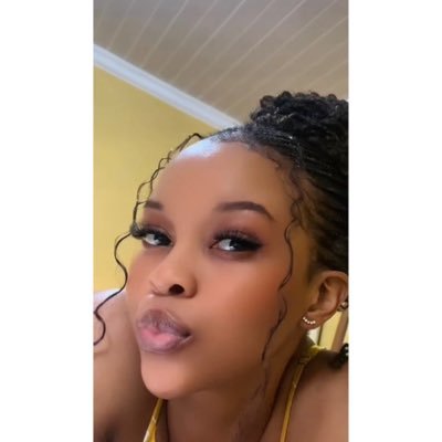 •𝑺𝒂𝒈𝒊𝒕𝒕𝒂𝒓𝒊𝒖𝒔 ♐️//🌸 Petals, peace & positivity🌸//🦋 “The Lord is my light and my salvation.” – Psalm 27:1🤍