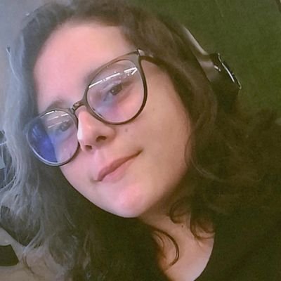 ex-acadêmica vivendo de surto| pseudo cantora | as vezes eu escrevo | 24y
