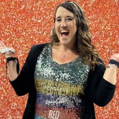 Swiftie since ‘07 | Cat Lady | SPED Teacher | T noticed x 4 💕@taylorswift13 sent me a virtual hug & I’m never going to recover from that 🤗