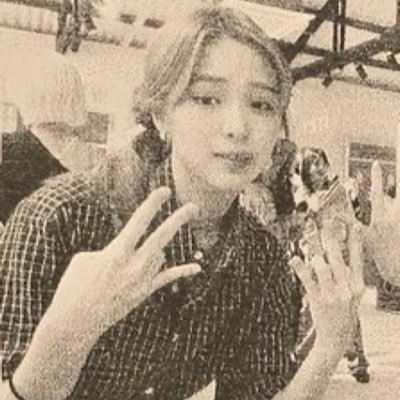 ✩ 27 ✩ two girls kissing rpf/s 🔞 ✩ bfgf on ao3 ✩ writing at snail pace ✩