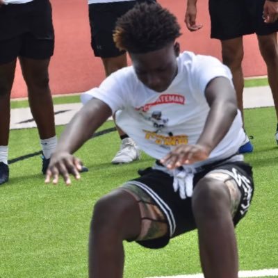 David Robie RB/LB 5’8” 150 Class of 2029 student athlete God therealdrobie@gmail.com https://t.co/0MvqDGXUQ5 eastern Hills high school