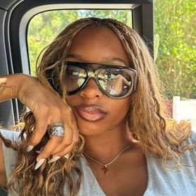 The girl who triggers hoes over the word “WE” | Can’t win a verbal match with me. |🇸🇳|