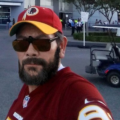 Fiel fan de el Barça , cine, la tecnología ,Star Wars ,las chivas y los comics., el sarcasmo mi segundo idioma...HTTR!!!