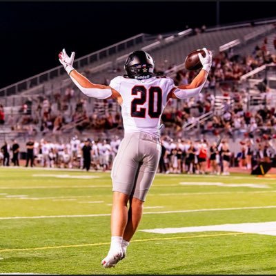 Moreno_Offical's profile picture. 5’10 200|40 4.60 Laser|Class 27’|315PC|315bench|455squat|3.2 GPA|NCAA ID : 2510751831 | https://t.co/p9Jtteydmi rhysmoreno20@gmail.com