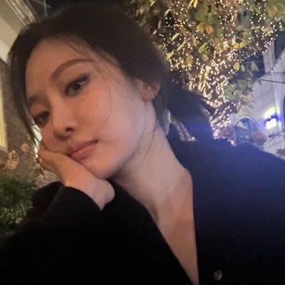 yjnvnskng's profile picture. 