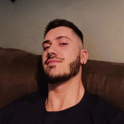 Nerd 24 years old who loves creating content.
Bi, Furry and proud. 🔞🔞🔞
For all my videos and pics 🔽🔽🔽