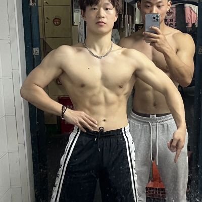 free66645139's profile picture. #gonner #恶堕 #脂包肌 #伪S #互骚 #暴露 #反差 #肌肉调教 #肌肉型男 #帅哥 #自毁 #体育老师