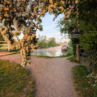 KennetAndAvon's profile picture. Pictures on the K&A, sometimes on a boat, sometimes on the towpath.