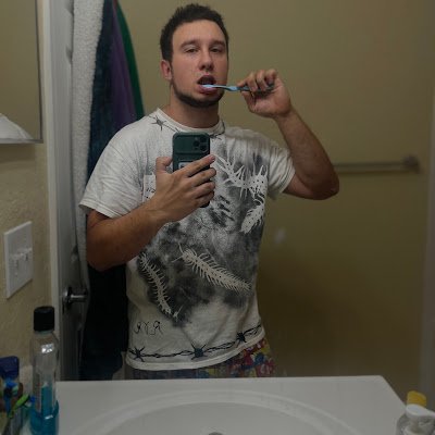 ebrzzz4eva's profile picture. 