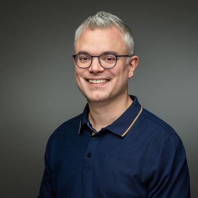 Caviloso's profile picture. dad to Leander, Helena & Lukas - writer - (board)gamer - movienut - passionate about entrepreneurship - life is meaningless only if we allow it to be