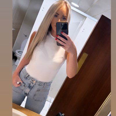 slightly sarcastic. Mainly chatting about my pets 🐕 🐱 🦎 and a bit of Everton for my sins. unfortunately married to a kopite. Won’t reply to your DM