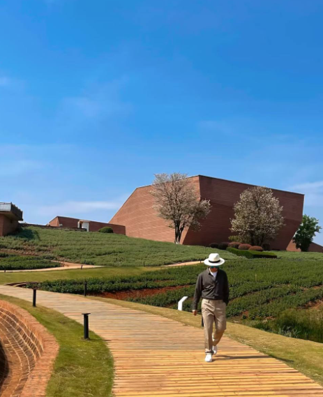 Eslanauc403156's profile picture. 