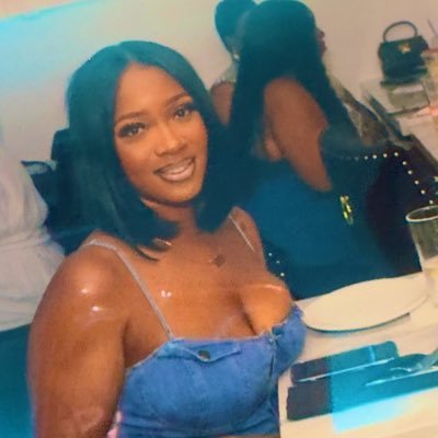 Pretty Face 🥰 Thriving Mom 🩷 Island Hopper 🏝️Scrapbook Queen 📸 Soft Life Loading 😊