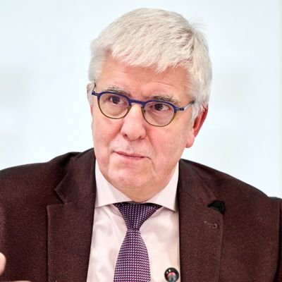 Chief Executive Officer @VBOFEB ; Professor @FEBkuleuven | social dialogue ; fiscal & economic policy ; tax policy | football ; photography ; family |