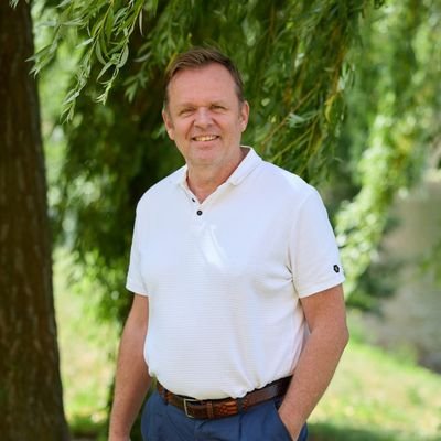 Werkt aan een prettige, gezonde en duurzame leefomgeving bij @CybAdv. Bestuurskundige. Manager. Waardesturing leefomgeving. Afval=grondstof. Passie voor Italië.