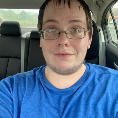 danielsmith0409's profile picture. 💜