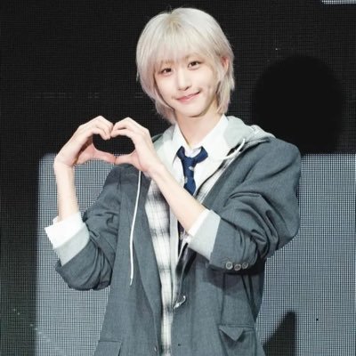 ไม่เอาไรเเล้วจะติ่งคนหล่อ slow แอคขายของ @mynn1eyoung แอคหลัก