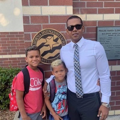 The Errything Coach. I Develop Ballers. Father to Julian, Damian & Noelle. I love pizza. “The only true failure is not trying at all.”