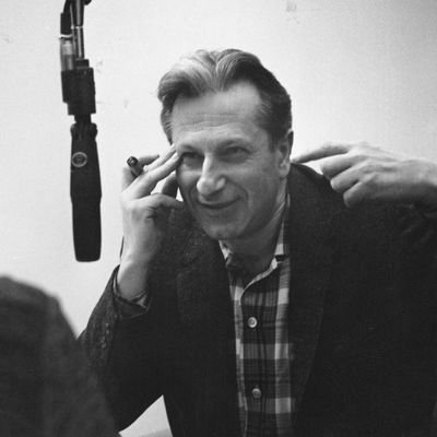 EndsArcades's profile picture. do no harm, learn all you can, help everybody. Studs Terkel, Orson Welles, Hegel, F.D.R, Simon Smith and the Amazing Dancing Bear!