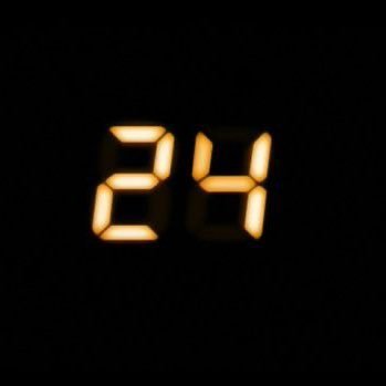 TwentyfourCodes's profile picture. The wanna be Harvey specter of tech.