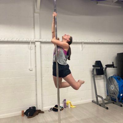 CreevyNatalie's profile picture. Freelance RSLI based in Essex, loves a dance and huge doses of fresh air