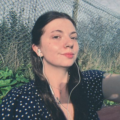 27 •qualified holistic therapist •life coach •training psychotherapist •can usually be found meditating, yapping about healing or rambling about my fiance
