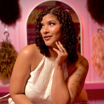 lorenadcdn's profile picture. ✨main character energy and a F1 girly✨