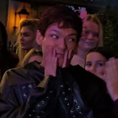 she/her 30+
🩷💜💙
I saw Omar Rudberg with my own eyeballs & heard him sing in New York. 🗽
I'm going to try to be funny even if I'm not. 😁
Fan Account 💜
