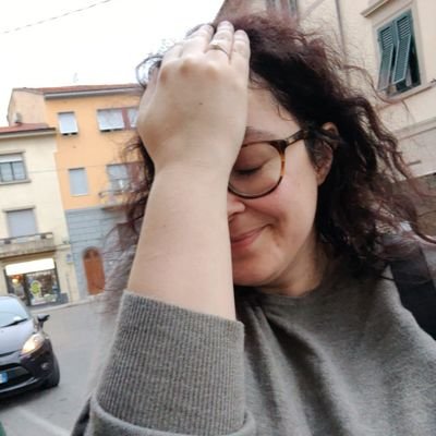 Bibliotecaria nella città più bella del mondo.
Libri e gatti. Acf Fiorentina peggiora la qualità della mia vita da quando ho memoria.
🌻🍉📚😺🌊⚜️⛰️