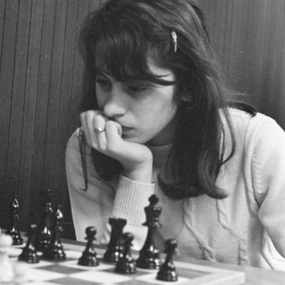 huo2000731's profile picture. فاصله تجربه بیهوده است...