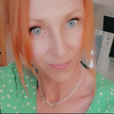 Just here for the craic nothing more! No creepy DMs & if you RT my personal pic's I'll block you!! Irish 🇮🇪 Mammy ❤️ ❤️ dog lover 🐺🐾🐾