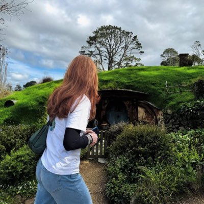 studyinblueside's profile picture. ‘cause the best moment is yet to come 💜                                         #studytwt #studytwtbr