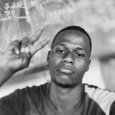 étudiant en géographie de l’environnement passionné par les dynamiques territoriales, le changement climatique et la gestion durable des ressources naturelles.