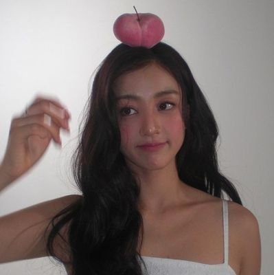 OT9 Jihyo biased | 👽🍭 #TWICE best GG | retweets alot | also stans taylor, ive, njz and other depending on the climate lol | Chou Tzuyu is my wife
