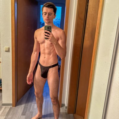 asca04581548's profile picture. Just a holesome boy on his journey to stretch his hole ⭕️ He/Him/Hole