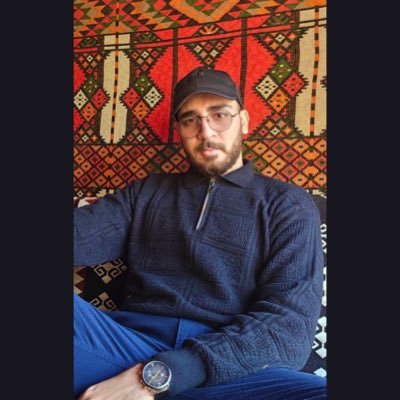 إهدأ ، رتب افكارك ، واحتفظ بها لنفسك ، لا احد يهتم♥️🍁