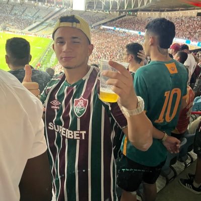 yuri_4lok's profile picture. 