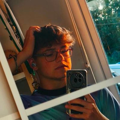 Heyyyyyy Posty fan but I love a lot of artists 🩶
Casual F1 fan. LN4 OP81 🖤🖤🖤
Polish 🇵🇱✝️
ARSENAL 💯💯💯