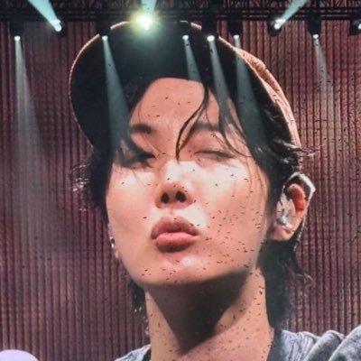 NiruSquared's profile picture. BTS | OT7 | You never walk alone ✨