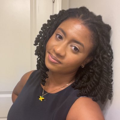 College Admissions Consultant & Essay Coach - I help students apply to universities for undergraduate and graduate programs!