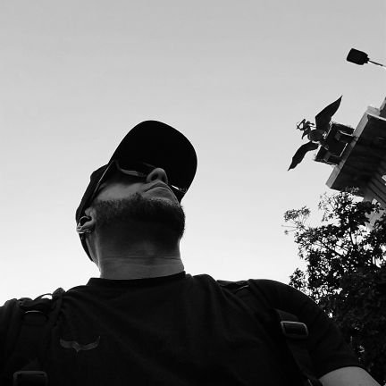 Elrafa2882's profile picture. El tiempo dice quien se quedará a tu lado y quien dará la vuelta para nunca regresar ...
Familia y fútbol ...