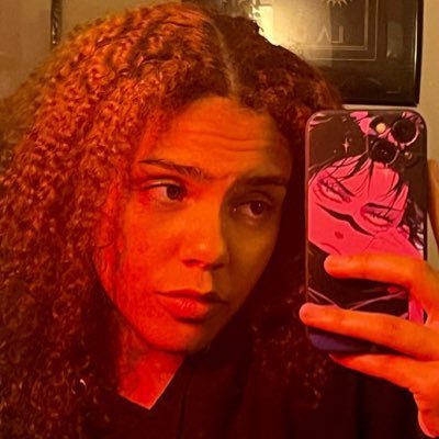 j’adore les fraises confites ☾ 26 ☾ they/she