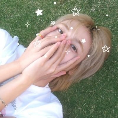 lesly942488's profile picture. 