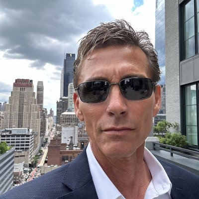 davidwoodward's profile picture. 